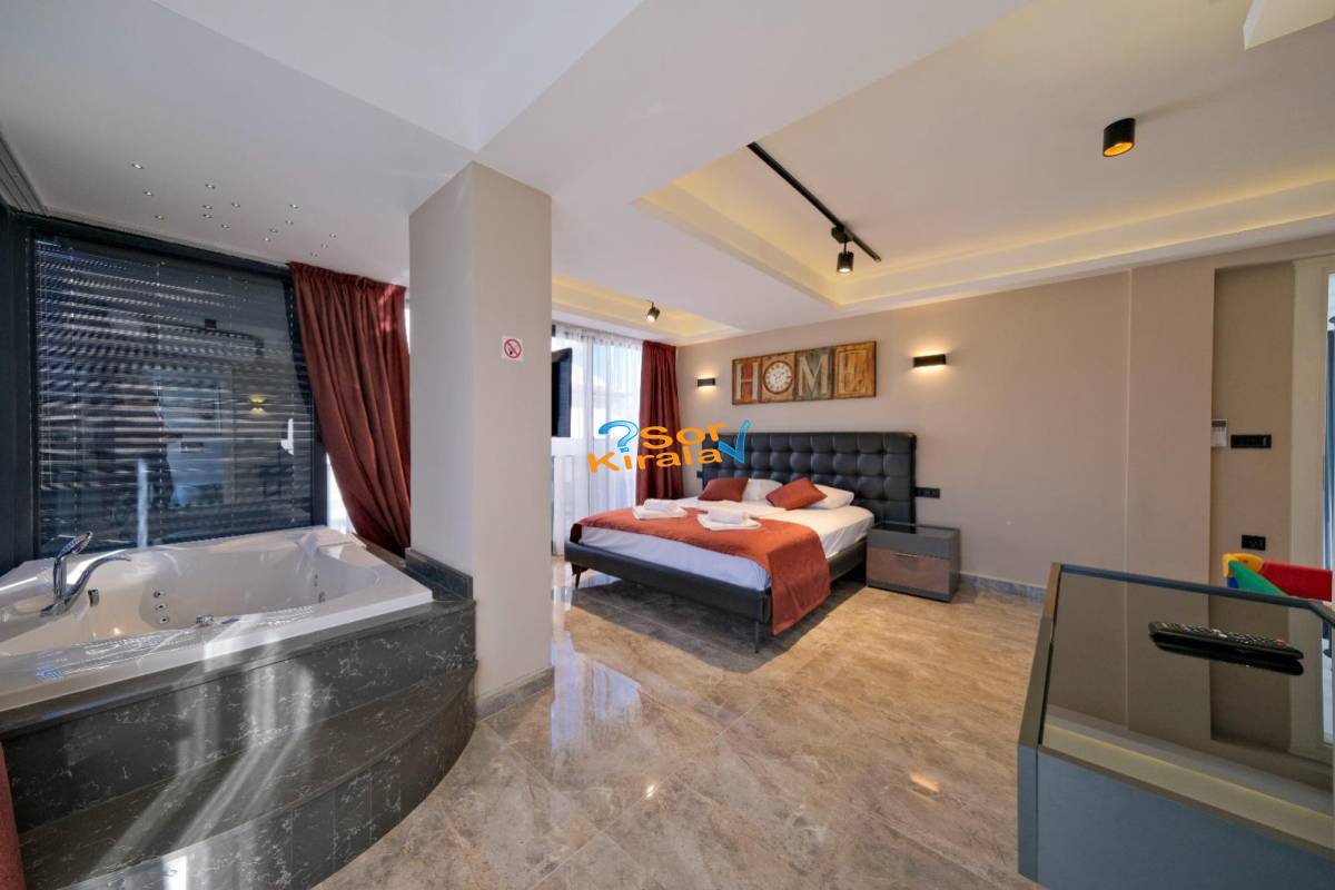 Fethiye Çalış Plajı, Kapalı Havuzlu, Sauna, Hamam, Jakuzili 4+1 Villa Royal 1