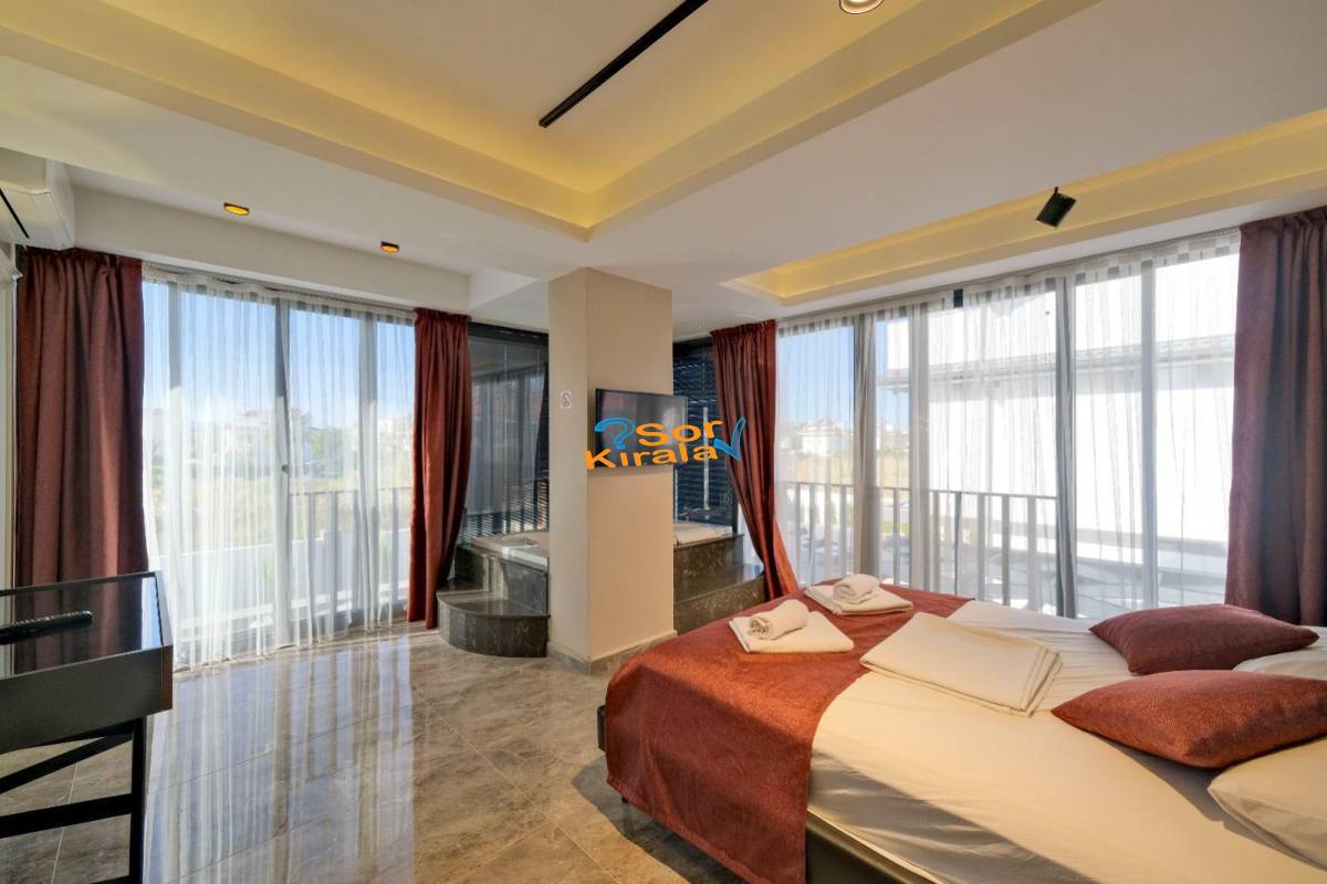 Fethiye Çalış Plajı, Kapalı Havuzlu, Sauna, Hamam, Jakuzili 4+1 Villa Royal 1