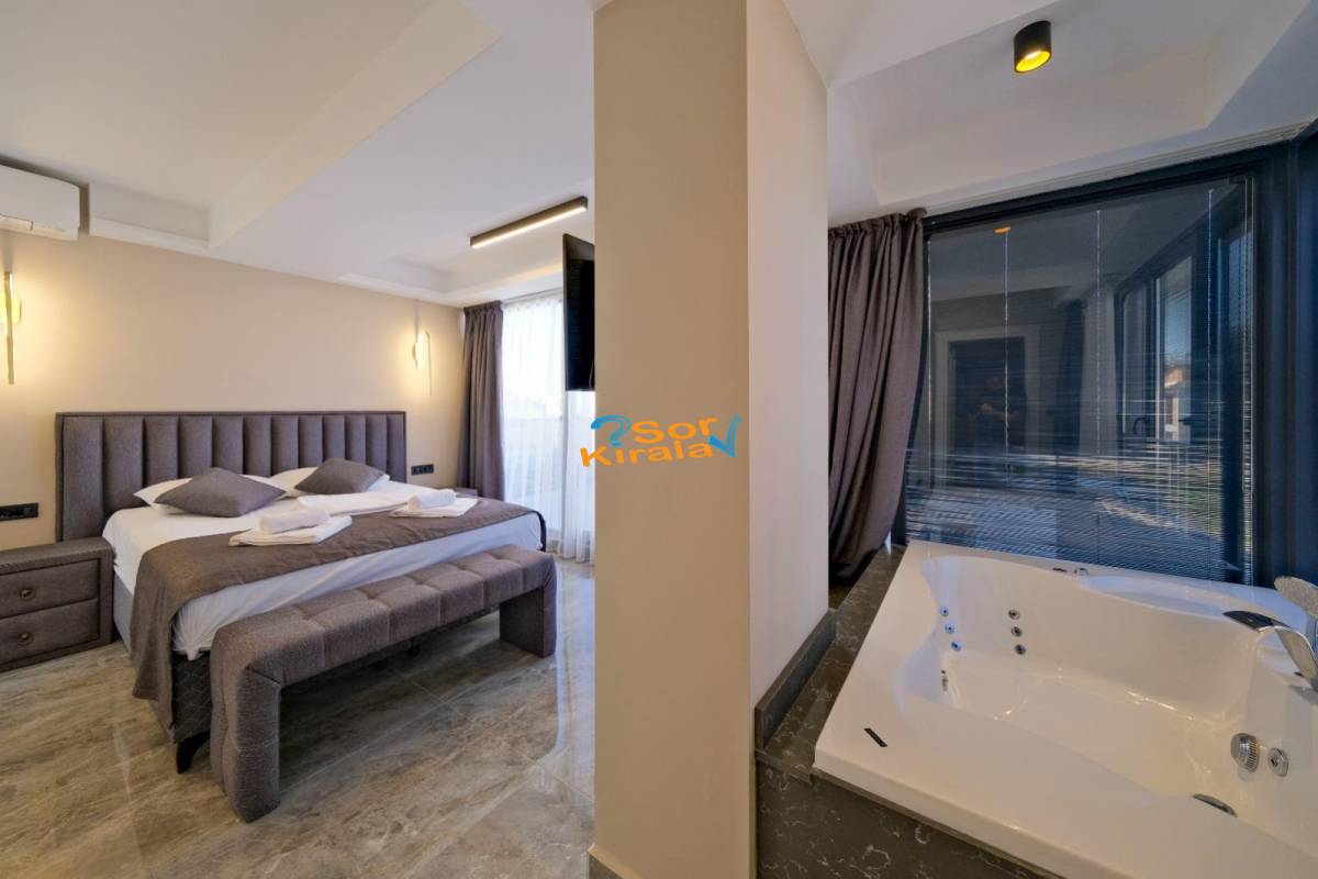 Fethiye Çalış Plajı, Kapalı Havuzlu, Sauna, Hamam, Jakuzili 4+1 Villa Royal 1
