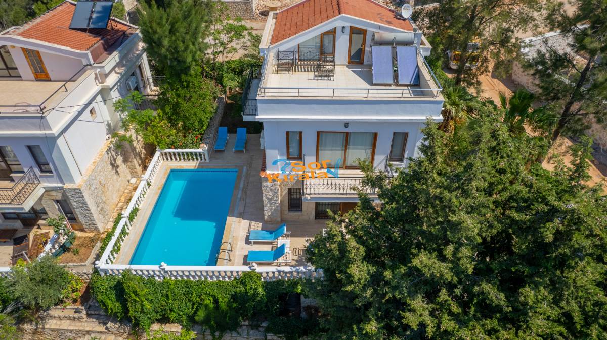 Kalkan Merkezde 4+1 Villa JASMİN
