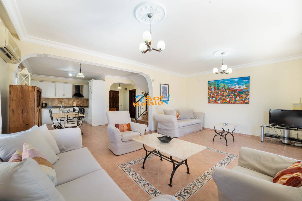 Kalkan Merkezde 4+1 Villa JASMİN